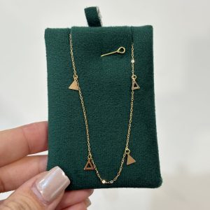 گردنبند مثلثی
