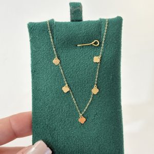 گردنبند با آویز گل
